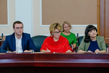 Депутаты готовятся к парламентской сессии